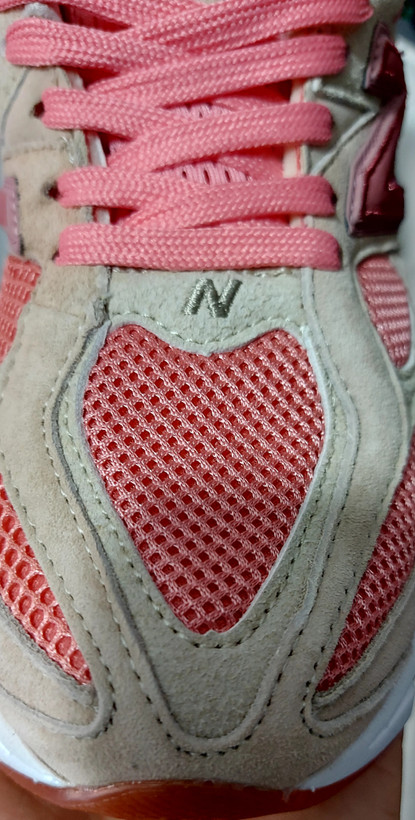 کتونی نیوبالانس (new balance)مدل 9060