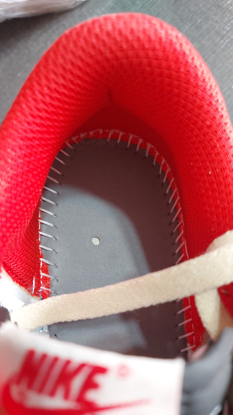 کتونی نایکی ایرجردن ۱ (Air Jordan 1) طرح تراویس اسکات