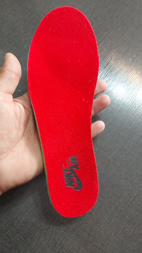 کتونی نایکی ایرجردن ۱ (Air Jordan 1) طرح تراویس اسکات